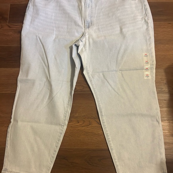 Old Navy Light Blue Denim Jeans Plus Size 24 NWOT - Picture 3 of 5